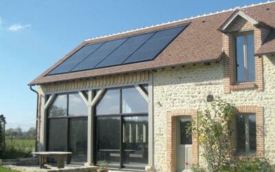 Intégration esthétique des panneaux solaires dans les maisons anciennes : allier patrimoine et modernité